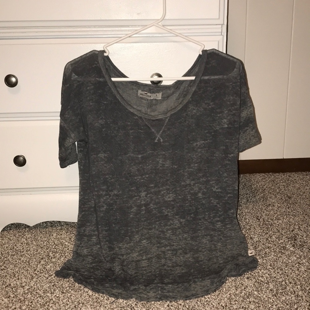 🍁 SALE 🍁 Distressed Hollister Top